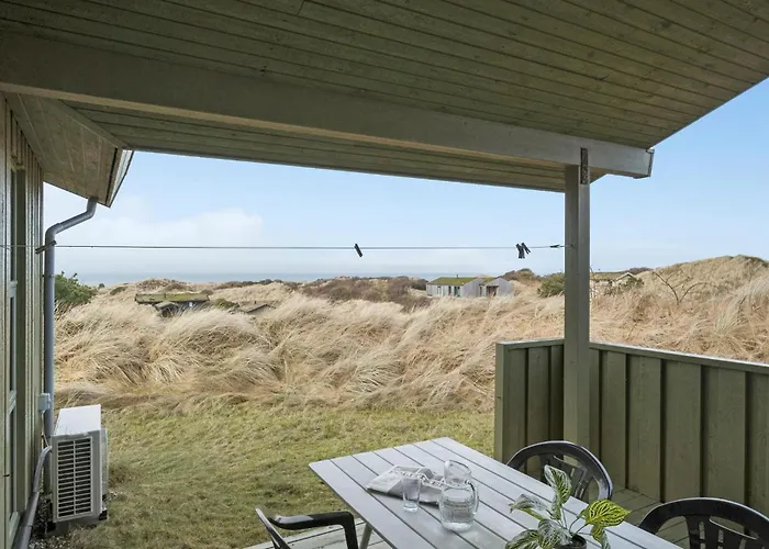 בית נופש Cozy In With House Sea View
